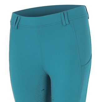 Elastyczny, miękki materiał idealnie dopasowuje się do sylwetki, dając uczucie „drugiej skóry”.