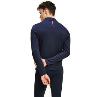 Bardzo elastyczna, wygodna i nie ograniczająca ruchu.
