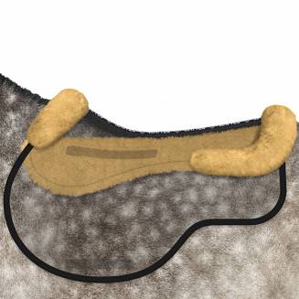 na zdjęciu widoczny spód czapraka, podszyty futrem naturalnym w części grzbietowej