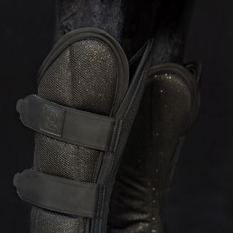 górny rzep zdobiony emblematem ESKADRON