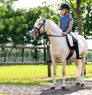Dziecięce spodnie do jazdy konnej na lato.