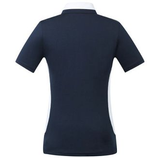 Dopasowany krój podkreśla figurę.