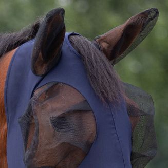 otwory na oczy i uszy wykonane z siatki 3 mm x 2 mm.