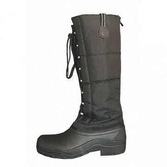 Cholewka sznurowana z  przodu  - łatwo można dopasować obwód.