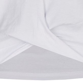 Dół przodu koszulki fantazyjnie udrapowany.