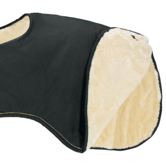 od spodu podszyta na całej powierzchni sztucznym futerkiem