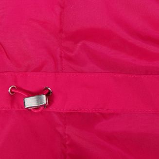 w tali od wewnętrznej strony kurtki ściągacz do regulacji obwodu