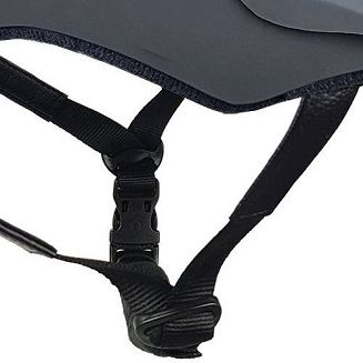 kask można dopasować do kształtu każdej głowy, system dopasowania pozwala na ustawienie w 3 trzech wymiarach
lekki,  dobrze wentylowany