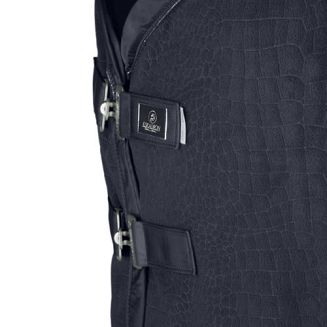 pierwsze zapięcie ozdobiony emblematem kolekcji ESKADRON