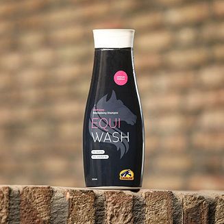 Nie wywołuje alergii i podrażnień - nie zawiera kwasów i mydła, neutralne pH 7-7,5.