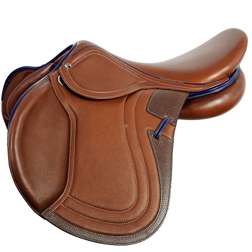 Przykładowe siodło skokowe DAW-MAG Experience - personalizowane, z szafirową, błyszcząca wypustką.