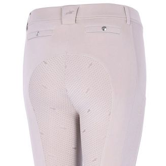 Silikonowy nadruk (knee grip) gwarantuje: lepszą przyczepność w siodle, większą kontrolę podczas jazdy, bezpieczeństwo i stabilność w każdej sytuacji