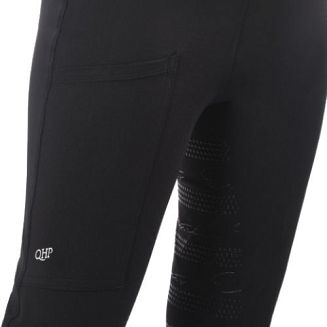 na prawej nogawce głęboka kieszeń na telefon.