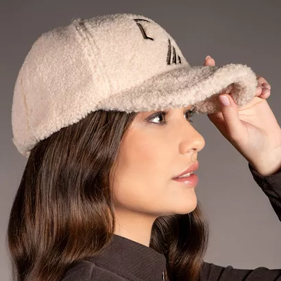 Faux-Fur Baseball Cap LAURIA GARRELLI Arezzo Beige / 15386