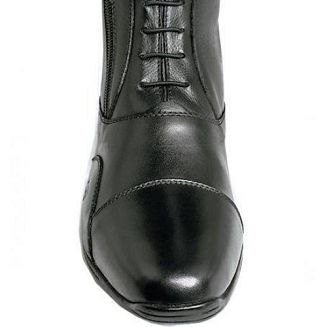 Elastyczne wstawki zapewniają idealne dopasowanie cholewki i maksymalna wygodę.