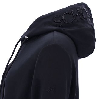 Kaptur wyposażony został w praktyczne zapięcie na nap, dzięki czemu lepiej przylega  podczas jazdy w kłusie