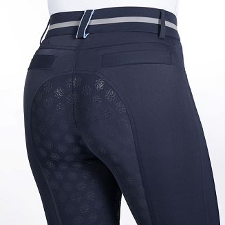 Szeroki wygodny pas ze szlufkami na pasek podszyty przepuszczającą wilgoć siateczką, dodatkowo ozdobione jasnym, odblaskowym paskiem, pełny lej - silikonowy nadruk .