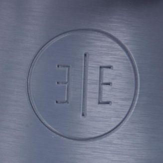 na kaloszach tłoczony znaczek kolekcji ESKADRON.