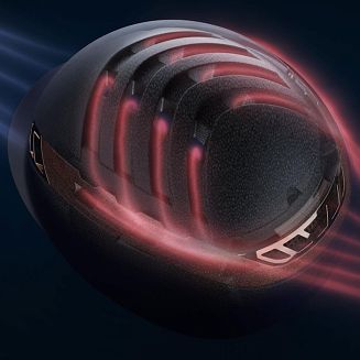 Innowacyjne rozwiązanie wentylacji kasku to 17 otworów umożliwiających swobodny przepływ powietrza i optymalne chłodzenie głowy.