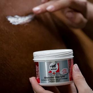 Maść srebrna z srebrem koloidalnym, działa antyseptycznie, przeciwzapalnie, niszczy bakterie.