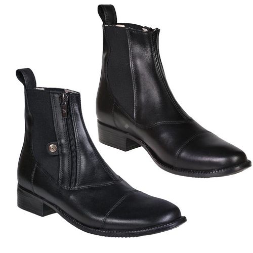 Krótkie buty do jazdy konnej, wykonane z licowej skóry bydlęcej, hydrofobizowane, zamek po zewnętrznej stronie buta ułatwiający zakładanie. PRODUKT POLSKI