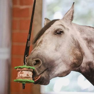 Uchwyt z linką do lizawek Delizia Sandwich – KERBL zielony / 324792 - 2