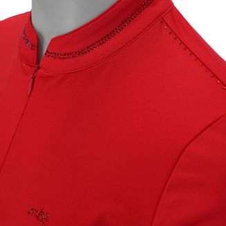 ramiona i stójka ozdobione błyszczącymi kryształkami