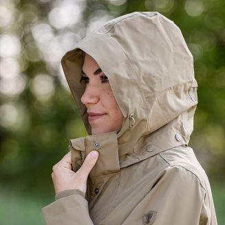 Odpinany kaptur – możliwość mocowania na guzik 