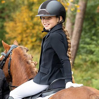 Elegancja w konkursowym wydaniu, wygoda w siodle –Rajtrok  Amilara Junior zachwyca dopracowanymi detalami.