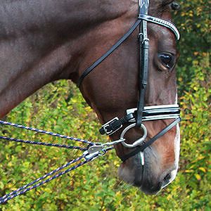 Stalowe bloczki zapewniają precyzyjne przesuwanie się lin.