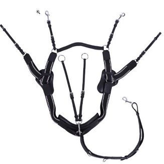 Napierśnik pięciopunktowy zaprojektowany dla skoczków, posiada mocne elastyczne wstawki gumowe, wyściełany żelem na piersi i łopatkach. Kolor czarny.