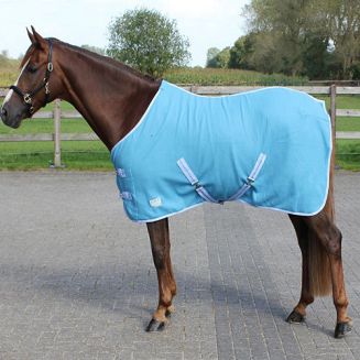 Derka polarowa QHP z pasami / 6121 - sky