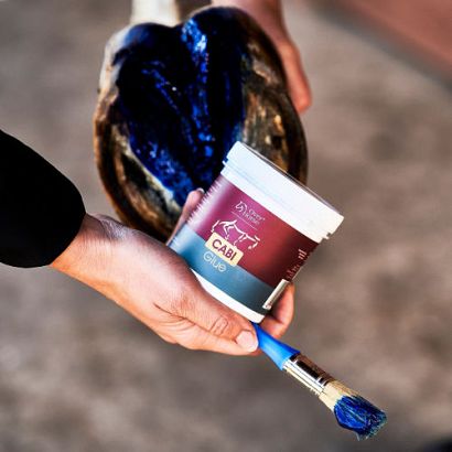 Cabi Glue , żel do kopyt OVER HORSE - z chelatami miedzi i cynku - 300g