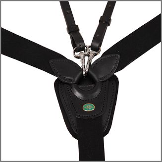 Na części piersiowej  miękki podkład z neoprenu zapobiegający obtarciom.