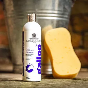 Szampon usuwający plamy CARR & DAY & MARTIN Gallop Stain Removing Shampoo  500ml / CC009