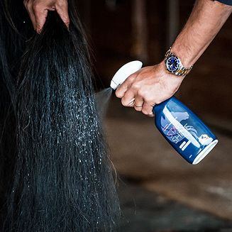 Odżywka nabłyszczająca do grzywy i ogona.