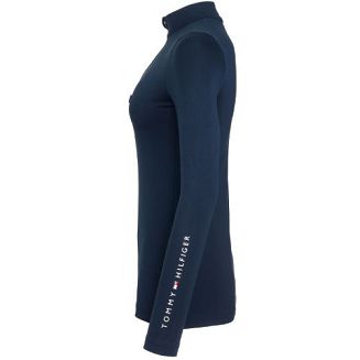 taliowany kształt podkreśla sylwetkę