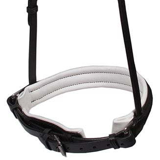 Podszywany miękką skórką.