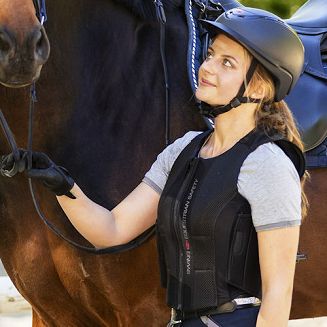 Elastyczna i bardzo lekka kamizelka do jazdy konnej, chroni kręgosłup, zapewnia wsparcie odcinka lędźwiowego,  EN 1621-2:2014 .