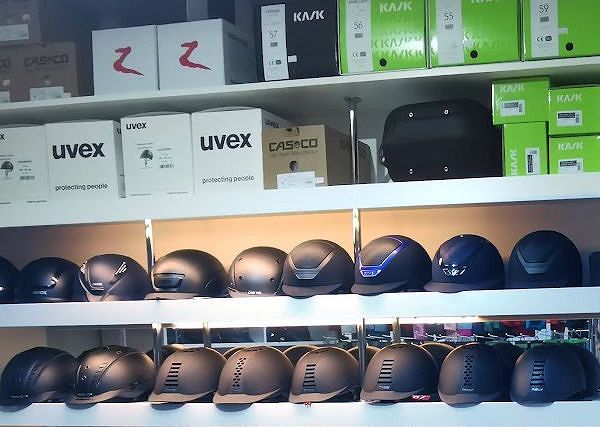 Jak dopasować kask jeździecki