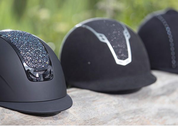 O ateście kasków jeździeckich