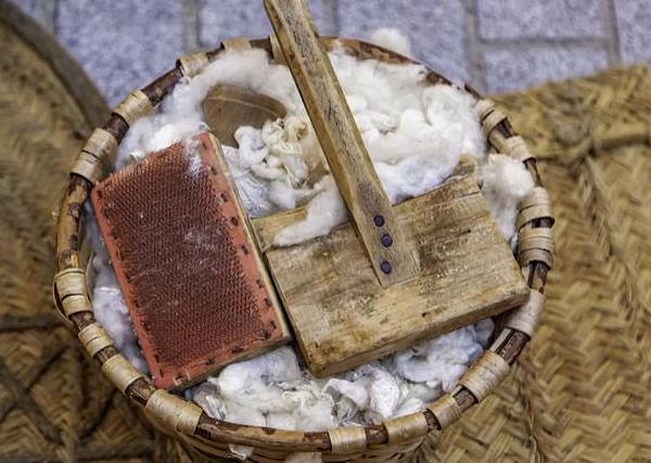 LANOLINA - Co to jest i jaką ma role w preparatach dla koni.