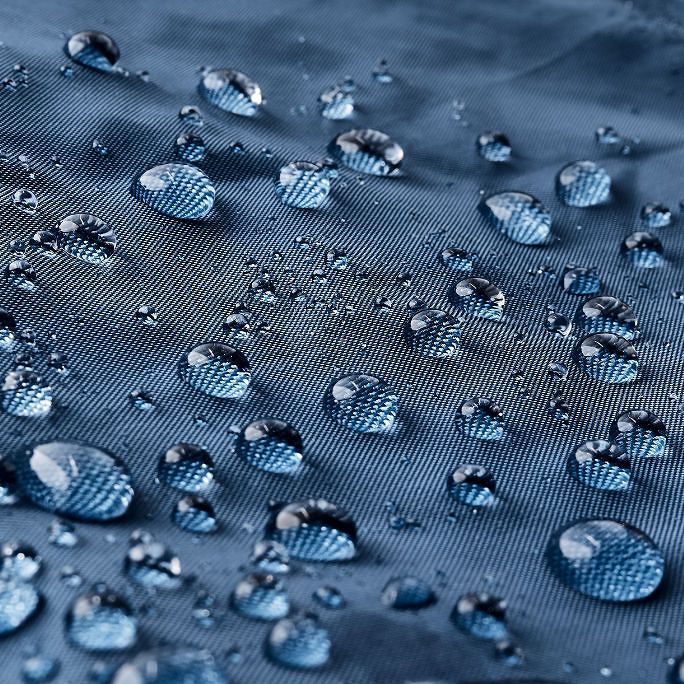 Preparaty do impregnacji tkanin – jak działają i dlaczego warto je stosować?